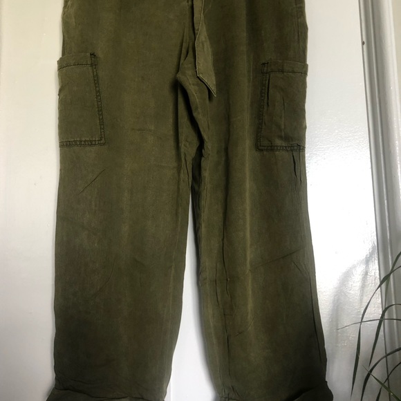 Women’s Free People Olive Cargo Ankle Trouser - Picture 2 of 15
